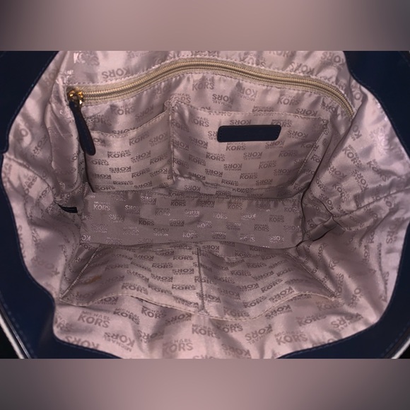 MICHAEL KORS NWT FULTON CANVAS STRIPED MED TOTE SHOULDER BAG NAVY AUTHENTIC - Picture 13 of 13